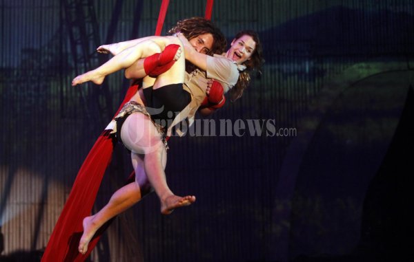 Tarzan DMighty Circus 2012
