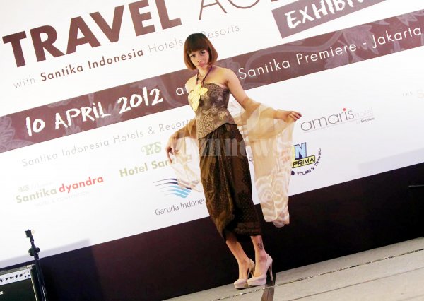 Busana Karya Suroso Meriahkan Travel Agent Exhibition