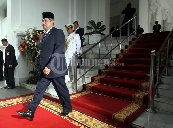 SBY Turun Dari Istana Negara