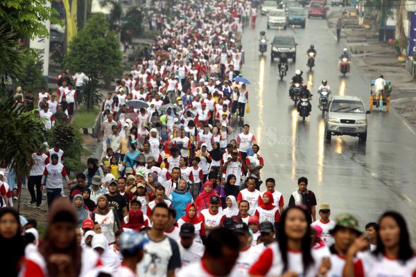 Warga Jalan Sehat Bersama Tribun Lampung