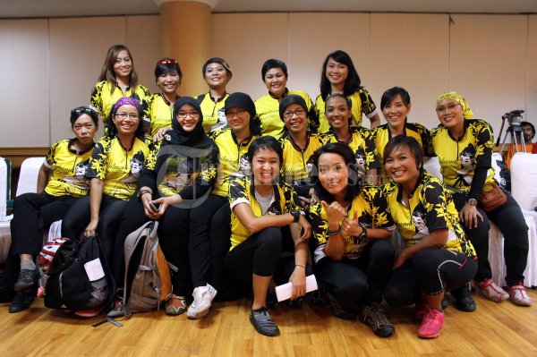 Perempuan Bersepeda Jepara ke Bandung