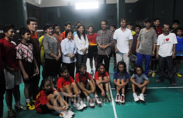 Balon Gubernur DKI Jokowi Foto Bersama dengan Murit Pembulutangk
