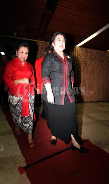 Megawati Soekarno Putri Hari Kartini