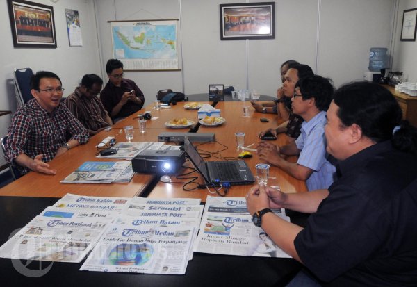 Ahok Ceritakan Cara Mencari Massa di Markas Tribunnews
