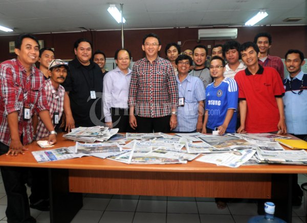 Ahok Foto Bersama Redaksi Tribun