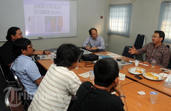 Balon Wagub DKI Ahok kunuungi Tribun Jakarta Digital