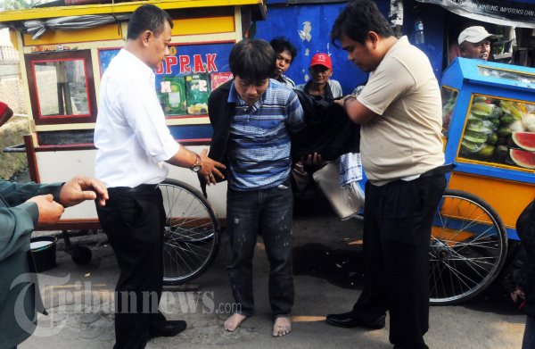 Bandar Narkoba Digeledah dua Polisi Pakaian Preman