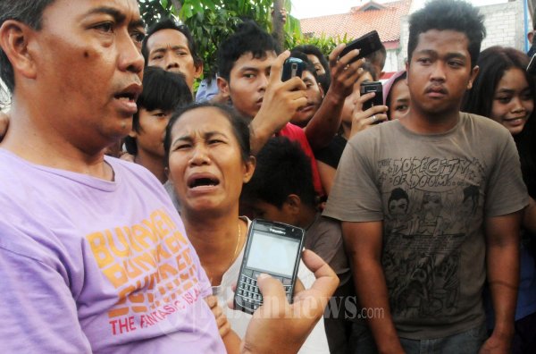 Marsikem Kakak Korban Ledakan SPBU Palmerah Menangis
