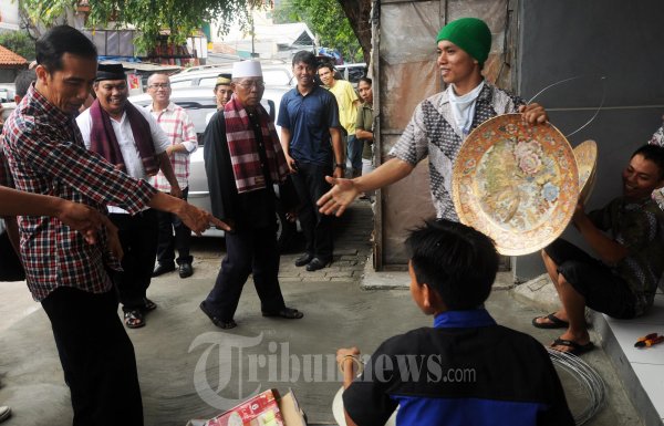 Jokowi Tunjuk Seni Keramik Pasar Uler
