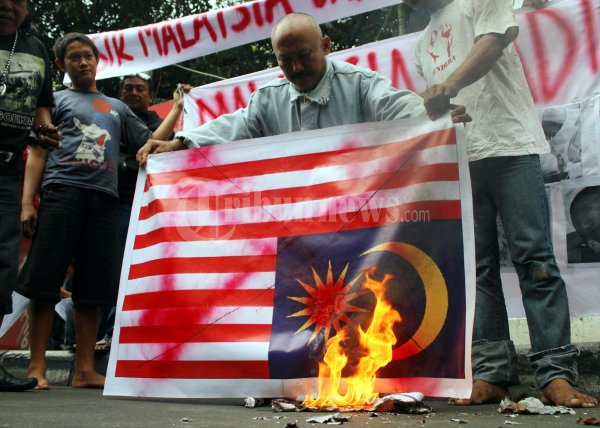 Bakar Bendera Malaysia