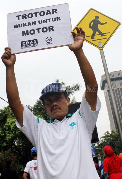 Trotoar Bukan Untuk Motor