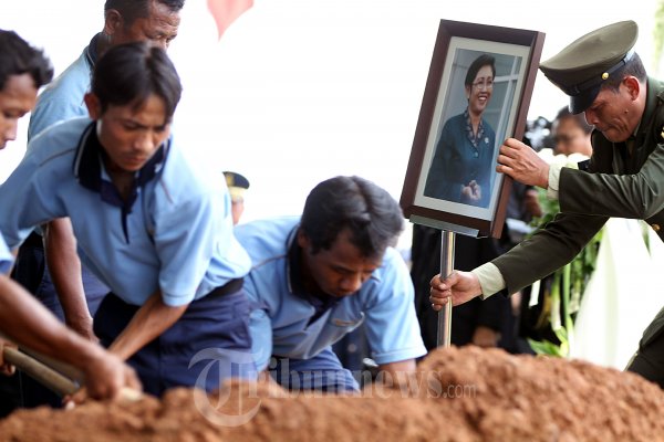 Upacara Pemakaman Menkes Endang Rahayu Sedyaningsih