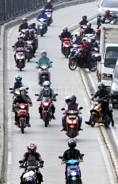Motor Di Jalur Busway
