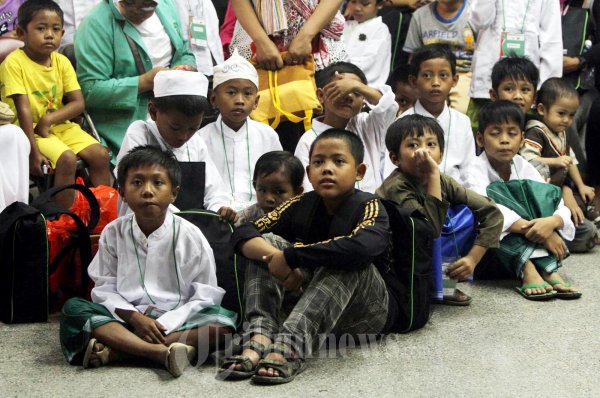 Harlah ke 62 Fatayat NU Dengan Sunatan Massal