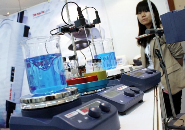 Alat Laboratorium Dipamerkan