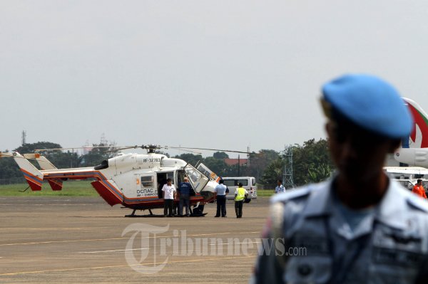 Helikopter Rusia Menurunkan Sejumpah Personil Di Bandara Halim P
