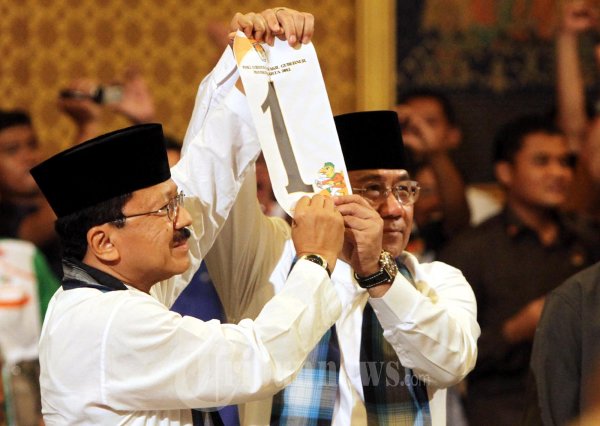 Fauzi Bowo dan Nacrowi Ramli Nomer 1