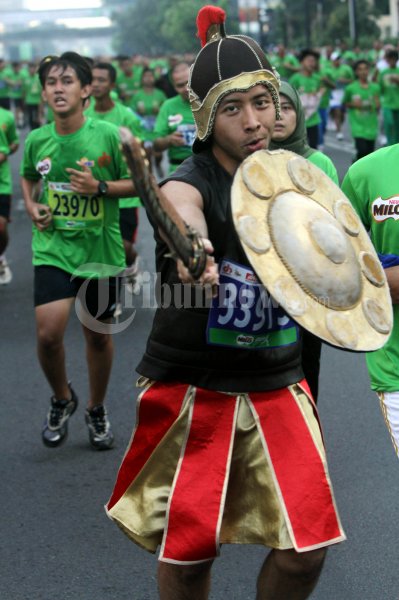 Kostum Unik Jakarta Internasional 10 K