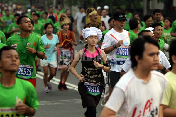 Kostum Unik Jakarta Internasional 10 K