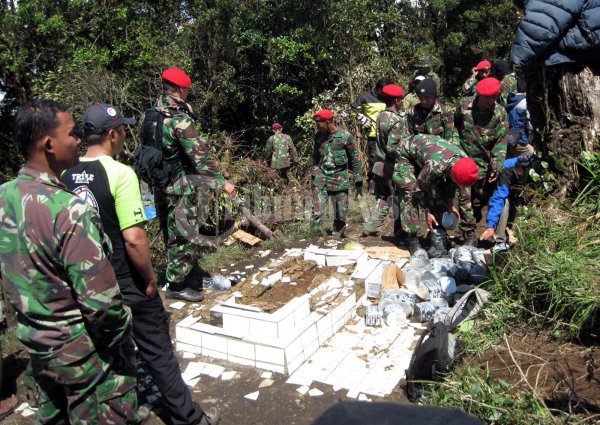 Makam Embah Gunung Salak