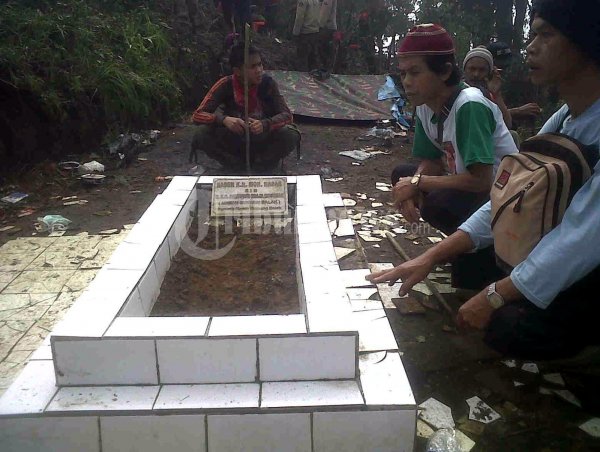 Makam Embah Gunung Salak