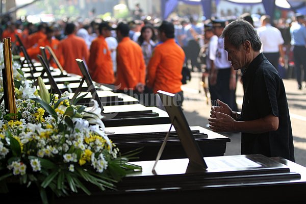 Keluarga Korban Berduka