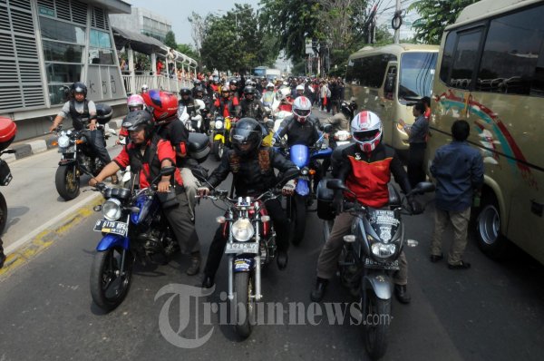 Voreder Mengawal Dua Jenazah Didik dan Dodi