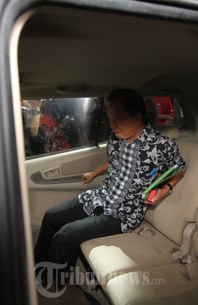 I Wayan Koster Diperiksa