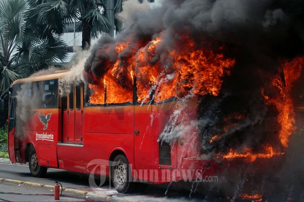 Bus Trans Jakarta Terbakar