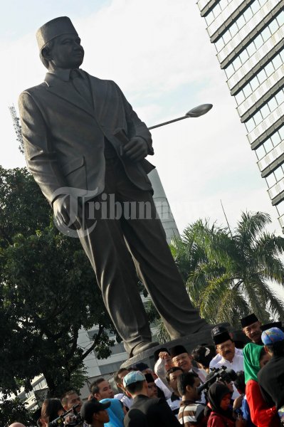 Patung Mohammad Husni Thamrin