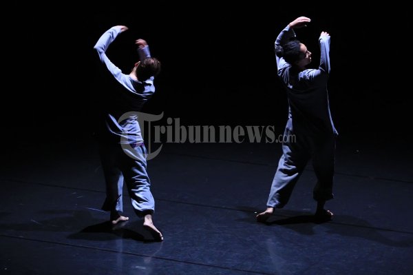 Pertunjukan Tari Printemps Francais 2012