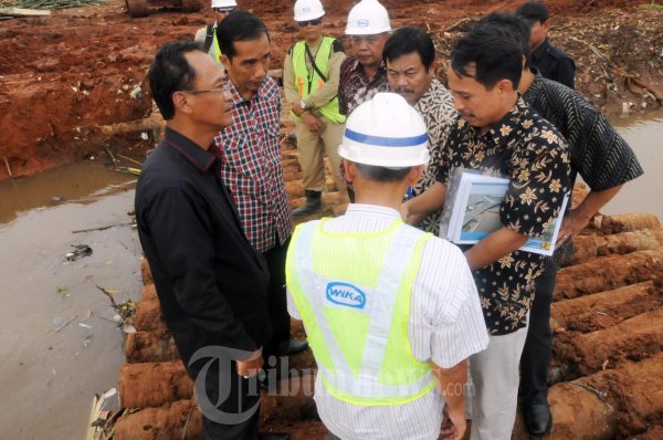 Jokowi Kunjungi Proyek Pengendalian Kali Pesanggrahan Tanah Kusi