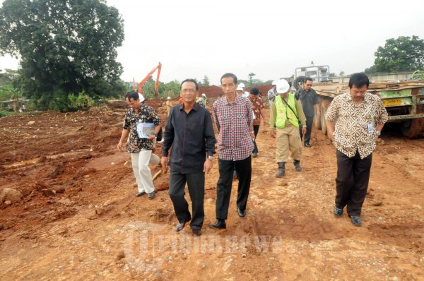 Jokowi Kunjungi Proyek Pengendalian Kali Pesanggrahan Tanah Kusi
