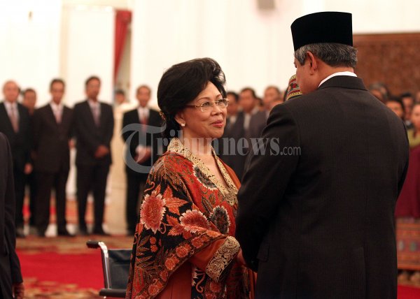 Foto Nafsiah Mboi Menteri Kesehatan