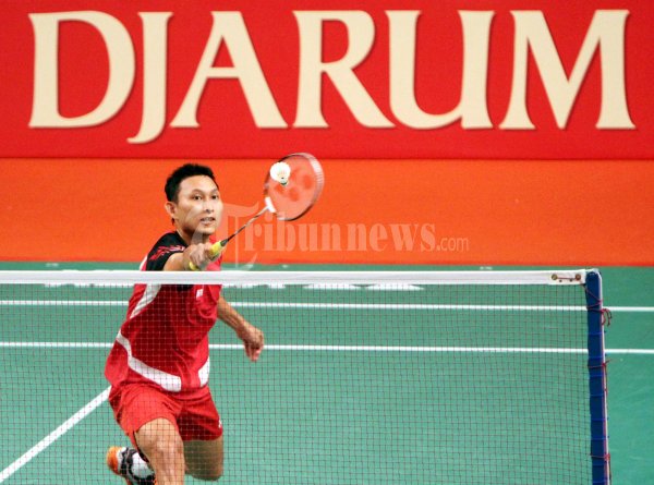Sony Kalahkan Taufik Hidayat