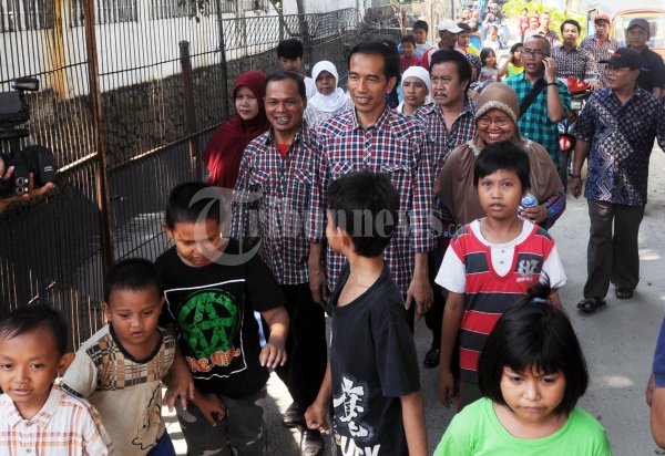 Warga Minta Sekolah dan Berobat Gratis