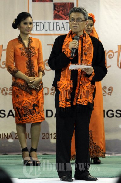 Peragaan Busana Batik Hidayat Didik