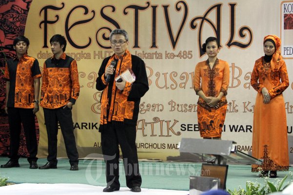 Peragaan Busana Batik Hidayat Didik