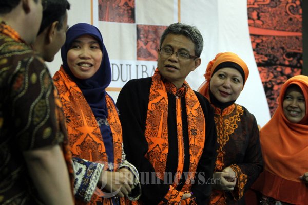Peragaan Busana Batik Hidayat Didik