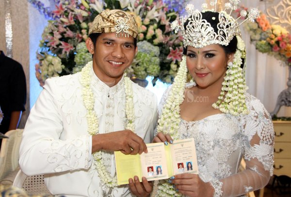 Iko Uwais dan Audy Item