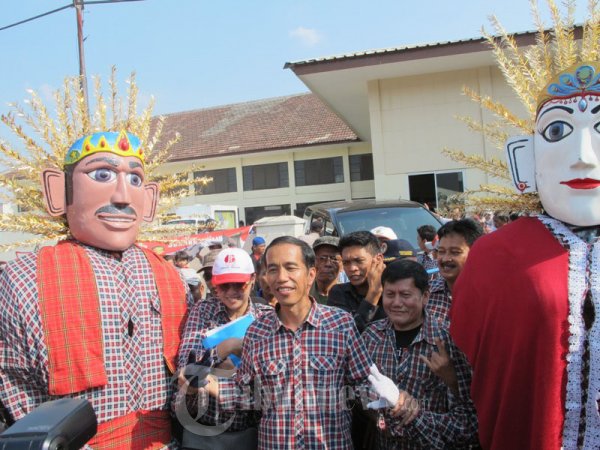 Jokowi Kampanye di Pasar Sukapura