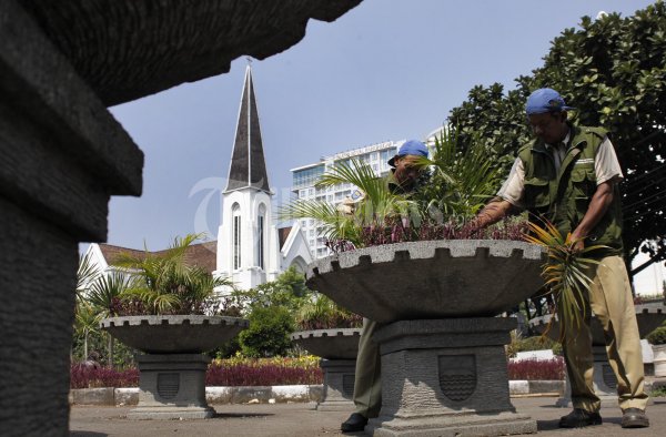 Memperindah Taman Kota Bandung