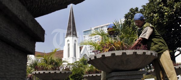 Memperindah Taman Kota Bandung
