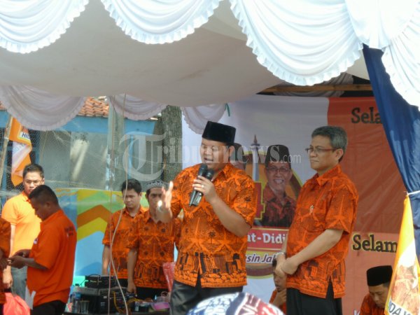 Bang Dayat dan Didik Kampanye di Pulau Seribu