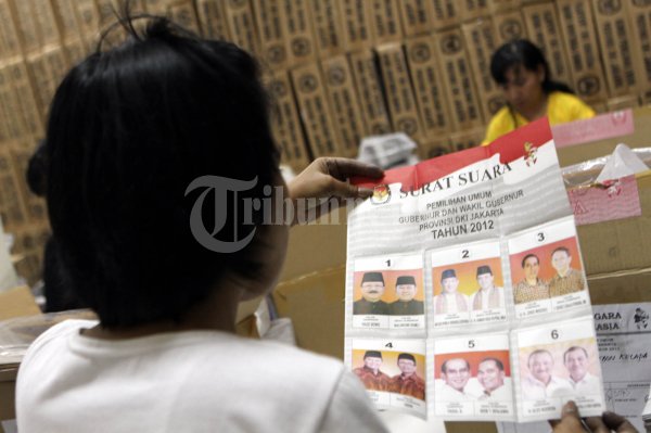 Memilah Surat Suara Pilkada DKI
