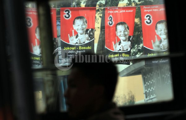 Spanduk Pilkada DKI Jakarta