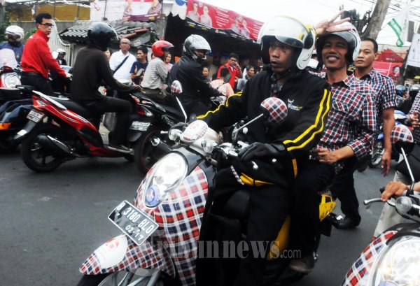 Jokowi Naik Ojek Jeki