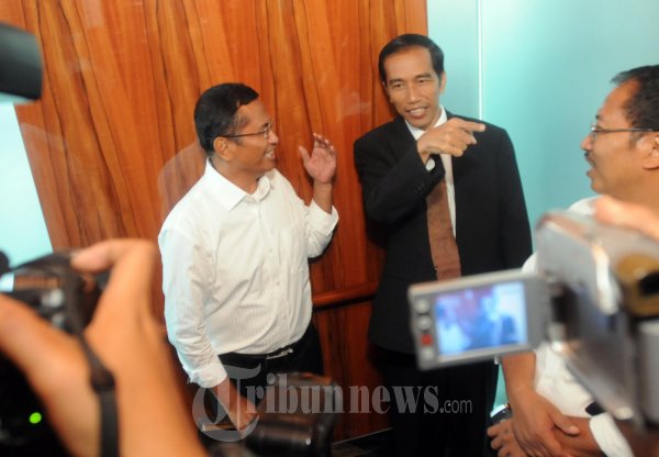 Dahlan Iskan Bertemu Jokowi di Lift