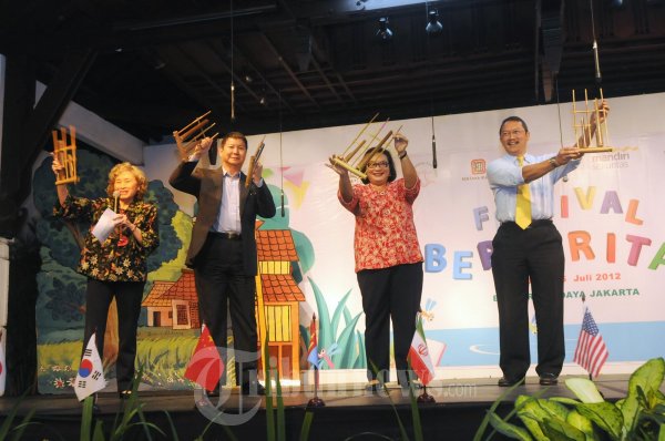 Hasyim Mendapat Cedera Mata Lukisan Kartun