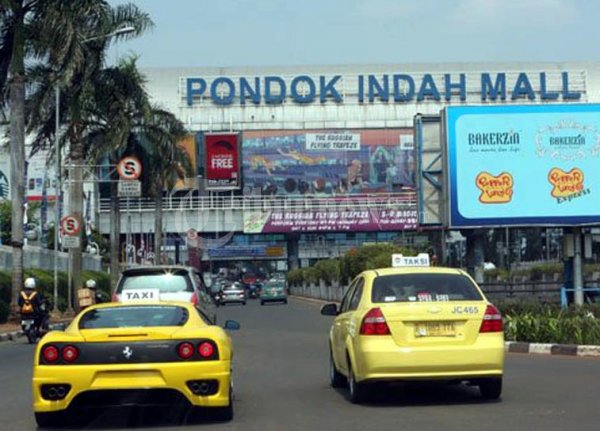 Ferrari dan Porsche Jadi Taxi di Jakarta